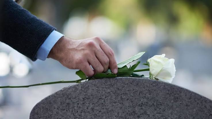FUNERAL DIRECTOR, I’M LOOKING AFTER THE TERRIBLE MISTAKE, MOST DEATHS ARE VACCINATED - Fringe News